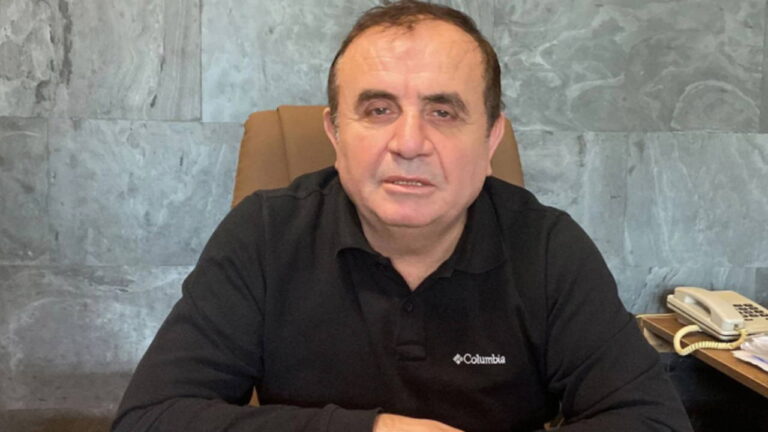 trafikte araci cekilen akpli meclis uyesi partiden istifa etti p1Hf8m7j