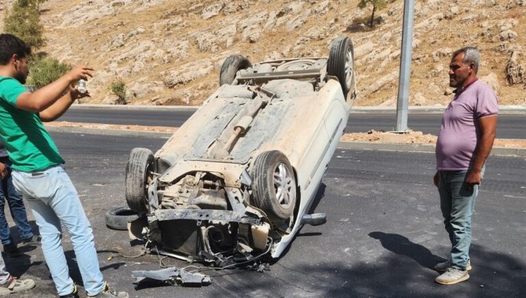 adiyamanda otomobil takla atti ZG6W8PJ6