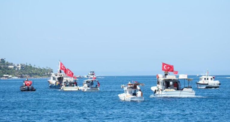 bodrum koylarinda teknelerle zafer turu attilar 5vUu8rMs