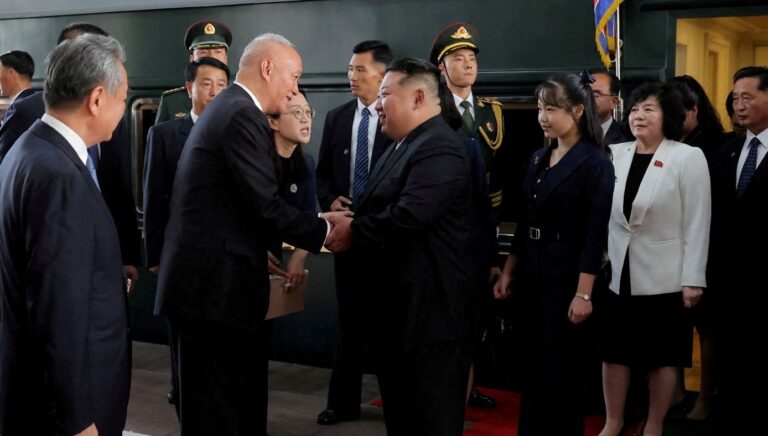 kim jong unun 12 yasindaki kizi pekinde guc gosterisinin yeni yuzu qKcwvRTg