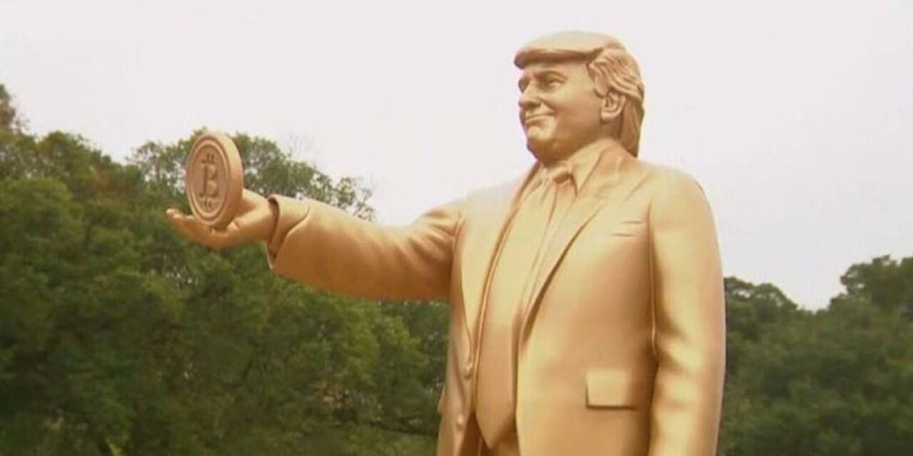 yatirimcilar trumpin heykelini dikti yR8GuVKO