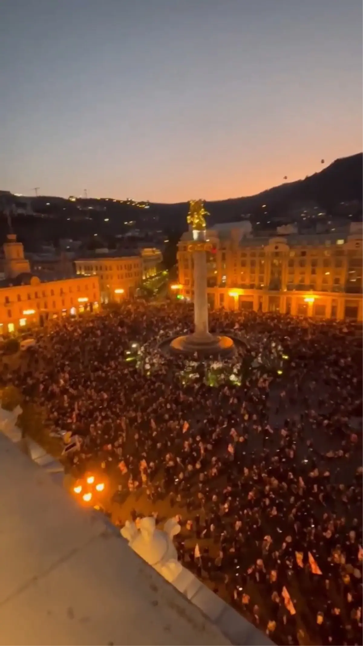 gurcistanda protesto gosterisine mudahale 27 yarali BOxjcO9s
