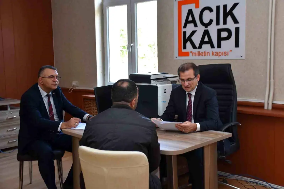 kaymakam ali guldogan vatandaslarla acik kapi bulusmasinda bir araya geldi fvljpBza.jpg