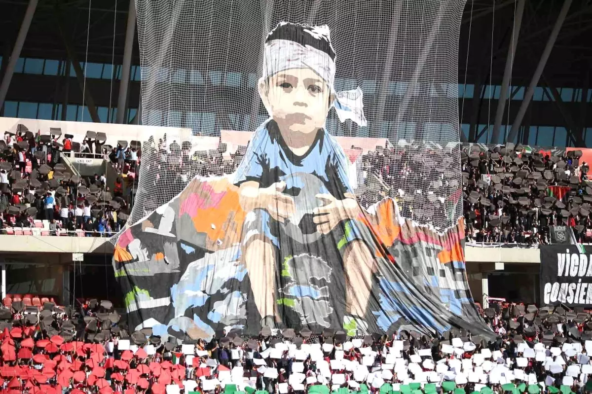 sivassporlu taraftarlardan gazze protestosu UYQD1xQ2