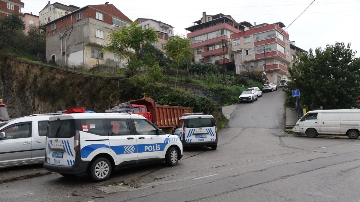 trabzonda borc nedeniyle tartistigi 3 akrabasini silahla vurdu rlpda9ys.jpg