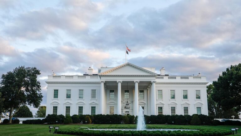 beyaz saray trump sara ile gorusecek G5Ry3g59.jpg