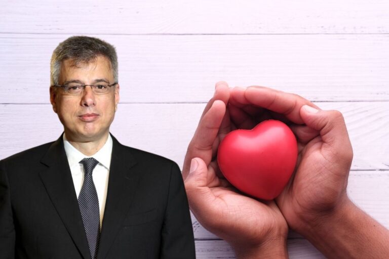 saglik bakani kemal memisoglu organ bagisinin onemine dikkat cekmek icin e nabizdan organlarini bagisladi HbT53BbF.jpg