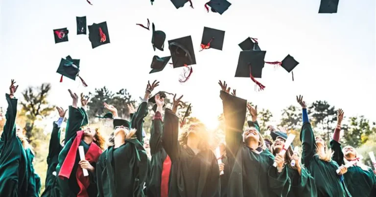 universitede-3-yilda-diploma-donemi-ayrintilar-belli-oldu-wNqWprtA.webp