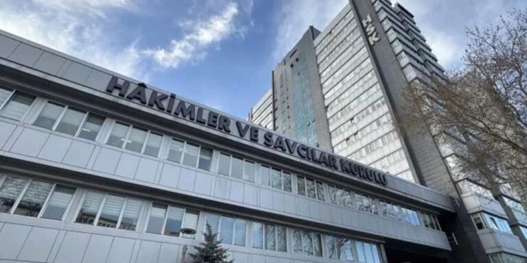 resmi-gazetede-yayimlandi-hskdan-belirli-davalara-ihtisas-duzenlemesi-dZB8aKa1