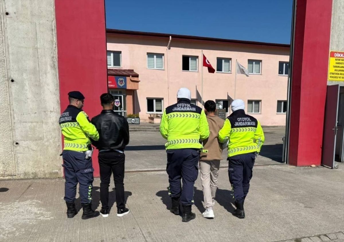 Sakarya’da 7 Düzensiz Göçmen ve 2 Organizatör Yakalandı