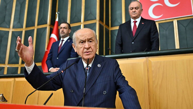 amedspor-diye-bir-kulupten-de-bahsedilemeyecektir-demisti-mhp-lideri-bahcelinin-tebrik-mesaji-tartisma-yaratti-FqGTgr2d