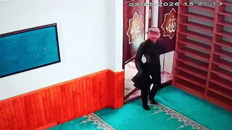 yer-burdur-sadaka-kutusundaki-paralari-calip-kacti-mpgEWOAJ